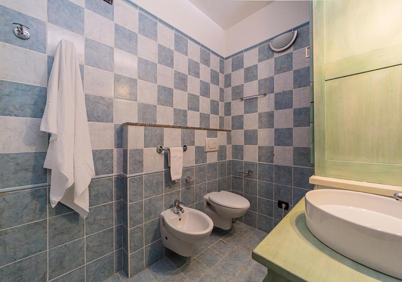 Murphy Holiday Home - Le Residenze Di Padule 02 La Maddalena  Buitenkant foto