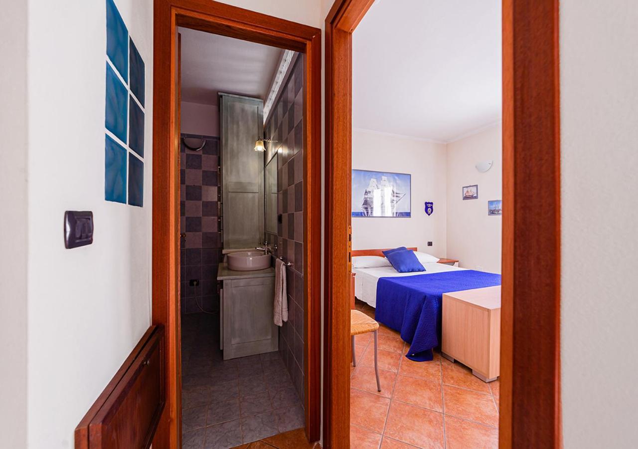 Murphy Holiday Home - Le Residenze Di Padule 02 La Maddalena  Buitenkant foto